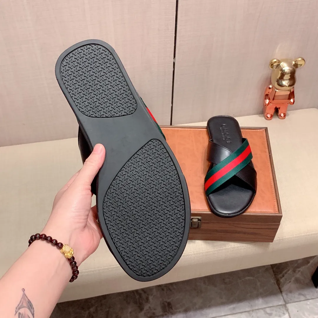 Slippers: New model: Factory price: 240💰💰🎩🎩🔥🔥《 Gucci* 》Series of slippers top purchasing agent🔍🔍Sold at the same time for men, original Italian imported webbing made of selected cowhide, exquisite workmanship,), sole: (super comfortable) original factory special sole, ⚠️exclusive double-layer movable molded sole super comfortable⚠️, real shot🎬the real thing is more beautiful🔍🔍266 regular code 38-44, can be ordered 45.